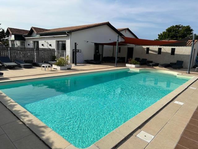 Отель Les Jardins D'Oleron Сен-Пьер-д'Олерон Экстерьер фото